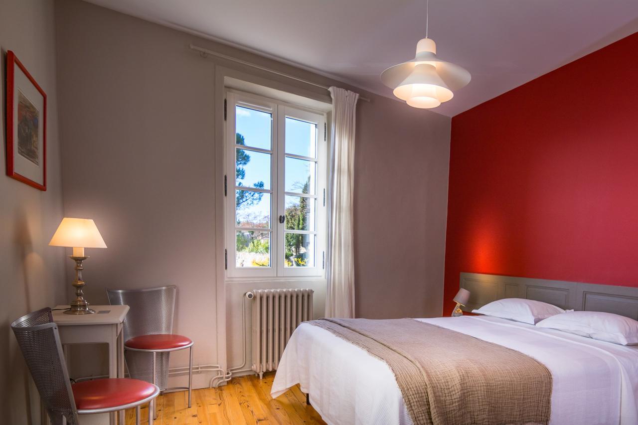 Le Seminaire Bed & Breakfast Roussas Екстериор снимка